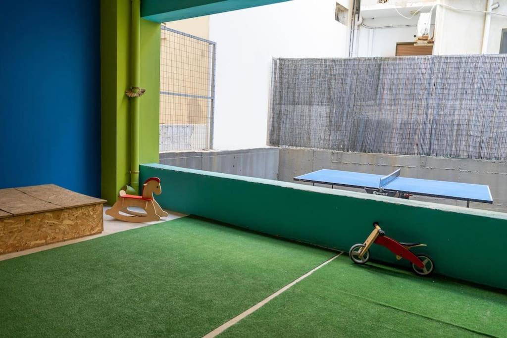 Central, Parking, Play Area, 1Km To The Sea Heraklion  Bagian luar foto