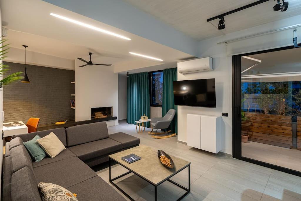 Central, Parking, Play Area, 1Km To The Sea Heraklion  Bagian luar foto